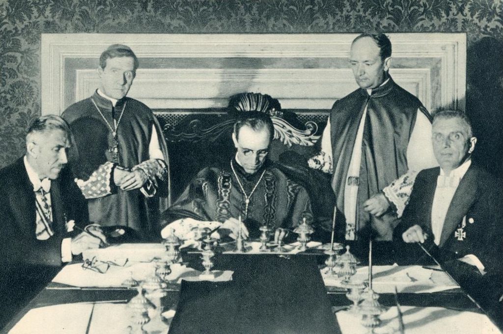 Signing of the Concordat between Germany and the Vatican, July 20, 1933. Source: dhm.de/lemo