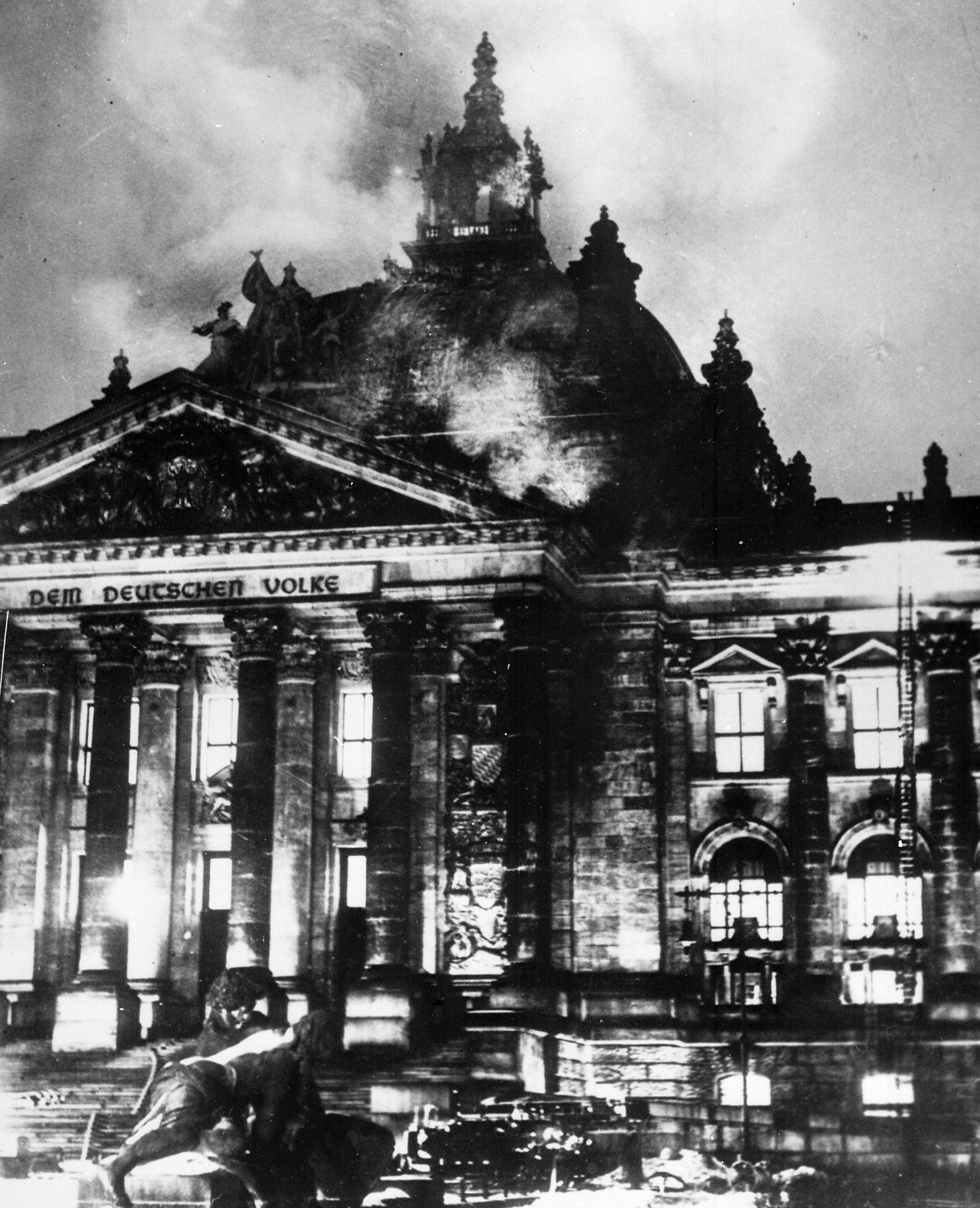 The Reichstag fire on the night of February 27-28, 1933. Source: Wikimedia Commons